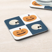 Skulls und Pumpkins Karos Getränkeuntersetzer (Linke Seite)