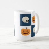 Skulls und Pumpkins Karos Kaffeetasse (VorderseiteRechts)