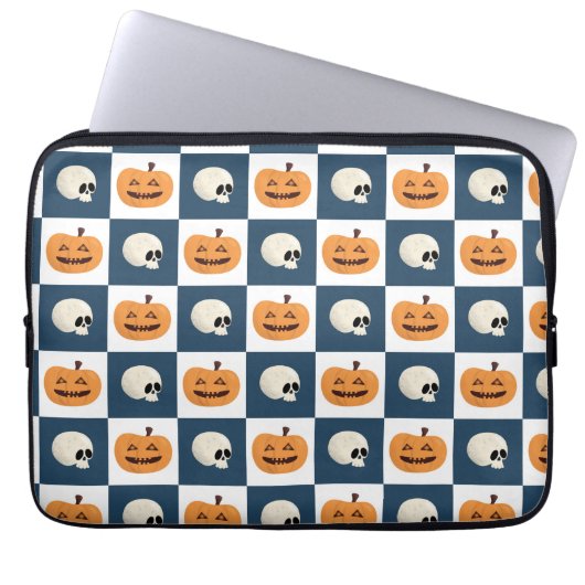 Skulls und Pumpkins Karos Laptopschutzhülle (Vorderseite)