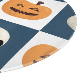 Skulls und Pumpkins Karos Schneidebrett (Ecke)