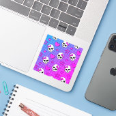 Skully Pop Kawaii Aufkleber (Laptop mit iPhone)