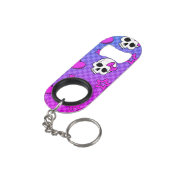 Skully Pop Kawaii Mini Flaschenöffner (Rückseite Schrägansicht)