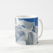 Skulptur des Polarbärensschnees, Quebec, Kanada Kaffeetasse (VorderseiteRechts)