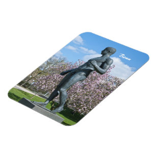 Skulptur in der Nähe des Akademischen Kunstmuseums Magnet