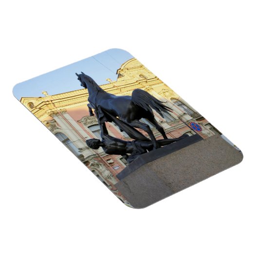 Skulpturen der Anichkov-Brücke in St. Petersburg Magnet (Rechte Seite)