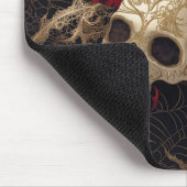 Skulpturen und rote Rosen Design Mousepad (Ecke)