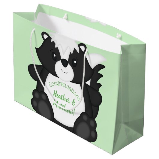 Skunk Baby Shower Green Große Geschenktüte (Rückseite Schrägansicht)