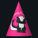 Skunk Birthday Party Kids Pink Party Hat Partyhütchen<br><div class="desc">Feiern Sie den Geburtstag Ihres Kindes mit diesem bezaubernden Schnupfen Geburtstagsgeschenk! Ideal für eine Waldtierfeier,  oder einfach nur für ein Kind,  das Lieben in den Schotten! Ein Party zum 1. Geburtstag für ein Baby!</div>