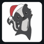 Skunk Christmas Skunks Winter Animals Quadratischer Aufkleber<br><div class="desc">Der weihnachtliche Schauer mit Feenlicht. Hübsche Tiere mit Geschenken und Schnee zu den Ferien. Auch lustig für Weihnachten im Juli. Stinkiers sind süße Tiere und perfekt zu Weihnachten.</div>