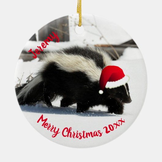 Skunk in Santa Hat Ceramic Ornament (Hinten)