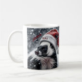 Skunk in Weihnachtsmannmütze Keramik Ornament Kaffeetasse (Links)
