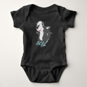 Skunk Skier Ski Baby Strampler (Vorderseite)