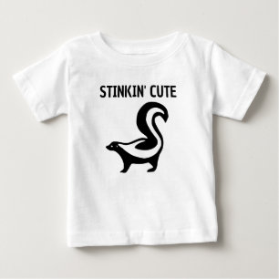 SKUNK STINKING NIEDLICH BABY PUN T - SHIRT