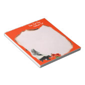 Skunks Riechen von Blume zu anpassbarem Notepad Notizblock (angewinkelt)
