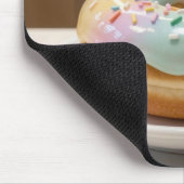 Skurril glasierter Donut in Pastellfarben Mousepad (Ecke)