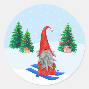 Skurril-Ski-Weihnachts-Gnom-Szene Runder Aufkleber