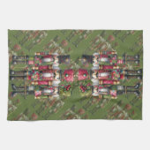 Skurriles Patchwork-Weihnachts-Nussknacker-Trio Geschirrtuch (Horizontal)