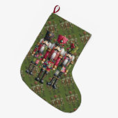 Skurriles Patchwork-Weihnachts-Nussknacker-Trio Großer Weihnachtsstrumpf (Vorderansicht (hängend))