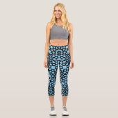 Sky Blue and Black Snowflake Muster Capri Leggings (Vorderseite)