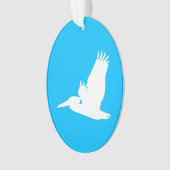 Sky Blue and White Flying Pelican Ornament (Vorderseite)