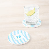 Sky Blue and White Stripes Custom Monogram Getränkeuntersetzer (Seite)