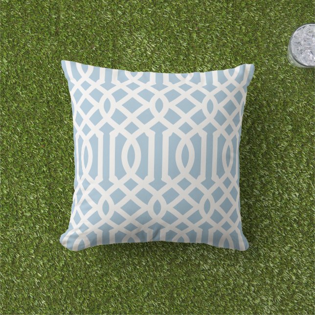 Sky Blue and White Trellis Pattern Kissen (Golfball-Marker)