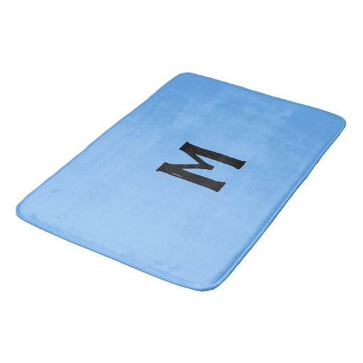 Sky Blue Black Monogram Badematte (Schrägansicht)