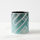 Sky Blue Geometric Circuit Board Zweifarbige Tasse (Mittel)