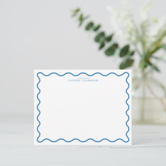 Sky Blue Modern Wavy Border Note Card Einladung (Stehend Vorderseite)