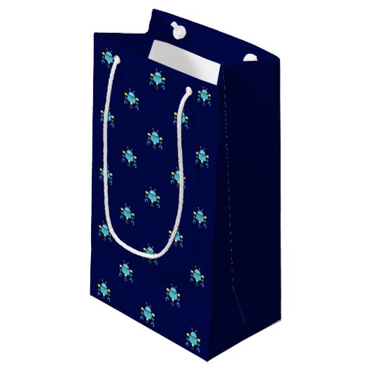 Sky Blue Robot Pattern Navy Blue Gift Bag Kleine Geschenktüte (Vorderseite Schrägansicht)