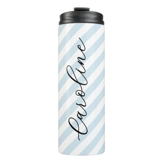 Sky Blue Stripes Script Monogram Thermosbecher (Vorderseite)