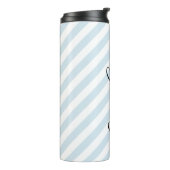 Sky Blue Stripes Script Monogram Thermosbecher (Nach links gedreht)