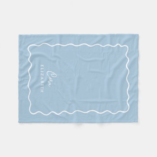 Sky Blue Wavy Border Monogrammed Fleecedecke (Vorderseite (Horizontal))