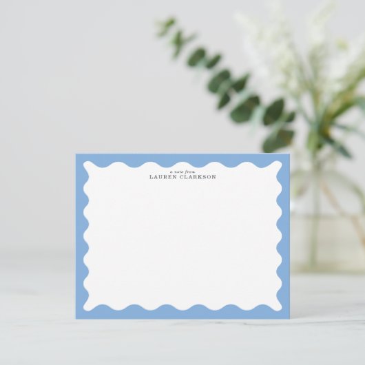 Sky Blue Wavy Frame Note Card Einladung (Stehend Vorderseite)
