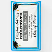 Sky Blue White Gratulationen Graduate Abschluss Banner (Vertikal)