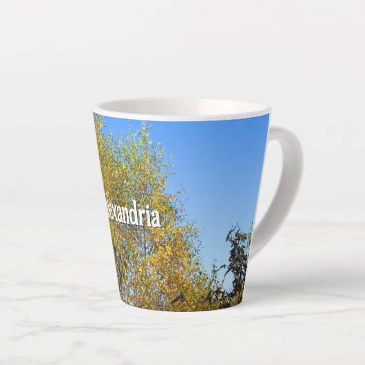 Sky Dancing Autumn Leaves - Kleine Personalisierte Milchtasse (Rechte Ecke)