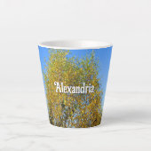 Sky Dancing Autumn Leaves - Kleine Personalisierte Milchtasse (Vorderseite)