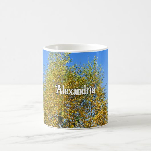 Sky Dancing Autumn Leaves - Personalisiert Kaffeetasse (Mittel)
