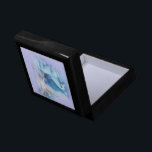 Sky Fee Asparas und Unicorn Vignette Erinnerungskiste<br><div class="desc">Sky Fee Asparas und Unicorn Vignette Unter dem Vollmond und den Sternen im Mitternachtshimmel - gibt es einen Fee-Pool, der mit reinem Wasser aus dem magischen Einhornwasserfall gefüllt ist. Hier finden Sie das Unicorn, Sky Fee Asparas und Unicorn Lunaria, tanzen in den Gewässern mit der schönsten Asparas Sky Dancer Fee....</div>
