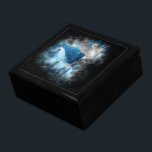Sky Fee Asparas und Unicorn Vignette Geschenkbox<br><div class="desc">Sky Fee Asparas und Unicorn Vignette Unter dem Vollmond und den Sternen im Mitternachtshimmel - gibt es einen Fee-Pool, der mit reinem Wasser aus dem magischen Einhornwasserfall gefüllt ist. Hier finden Sie das Unicorn, Sky Fee Asparas und Unicorn Lunaria, tanzen in den Gewässern mit der schönsten Asparas Sky Dancer Fee....</div>