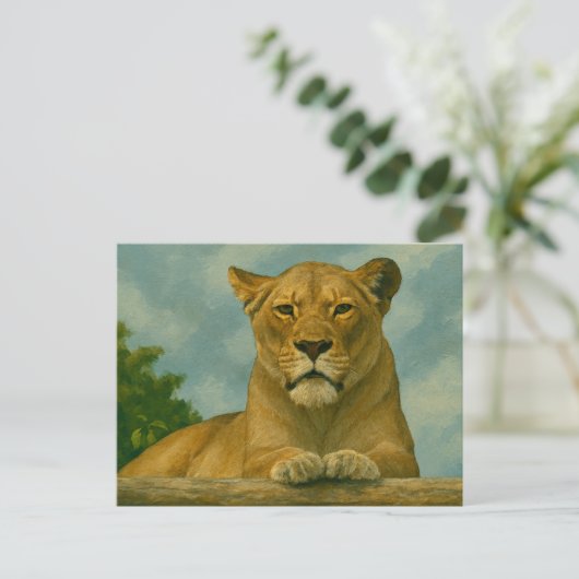 Skybound Grace - Lioness on Ledge Postkarte (Stehend Vorderseite)