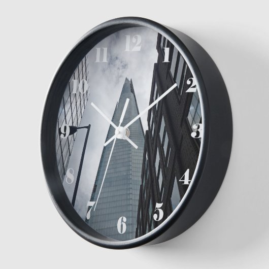 Skycraper in London, Shard on Tooley Street, Uhr (Winkel)