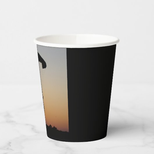 Skydiver Parachute bei Sunset Pappbecher (Links)