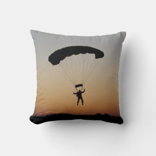 Skydiver Parachute bei Sunset Sky Diver Kissen