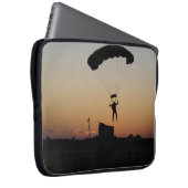 Skydiver Parachute bei Sunset Sky Diver Laptopschutzhülle (Vorne Rechts)