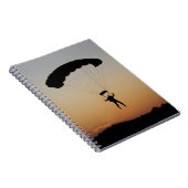 Skydiver Parachute bei Sunset Sky Diver Notizblock (Rechte Seite)