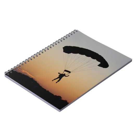 Skydiver Parachute bei Sunset Sky Diver Notizblock (Linke Seite)