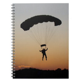 Skydiver Parachute bei Sunset Sky Diver Notizblock