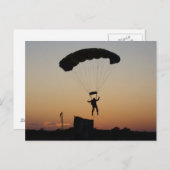 Skydiver Parachute bei Sunset Sky Diver Postkarte (Vorne/Hinten)