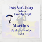 Skydiving Bachelor Party Funny Adventure Theme Schaumweinetikett (Einzelnes Label)